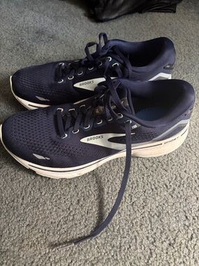 Brooks Running Shoes in Navy with White Accents